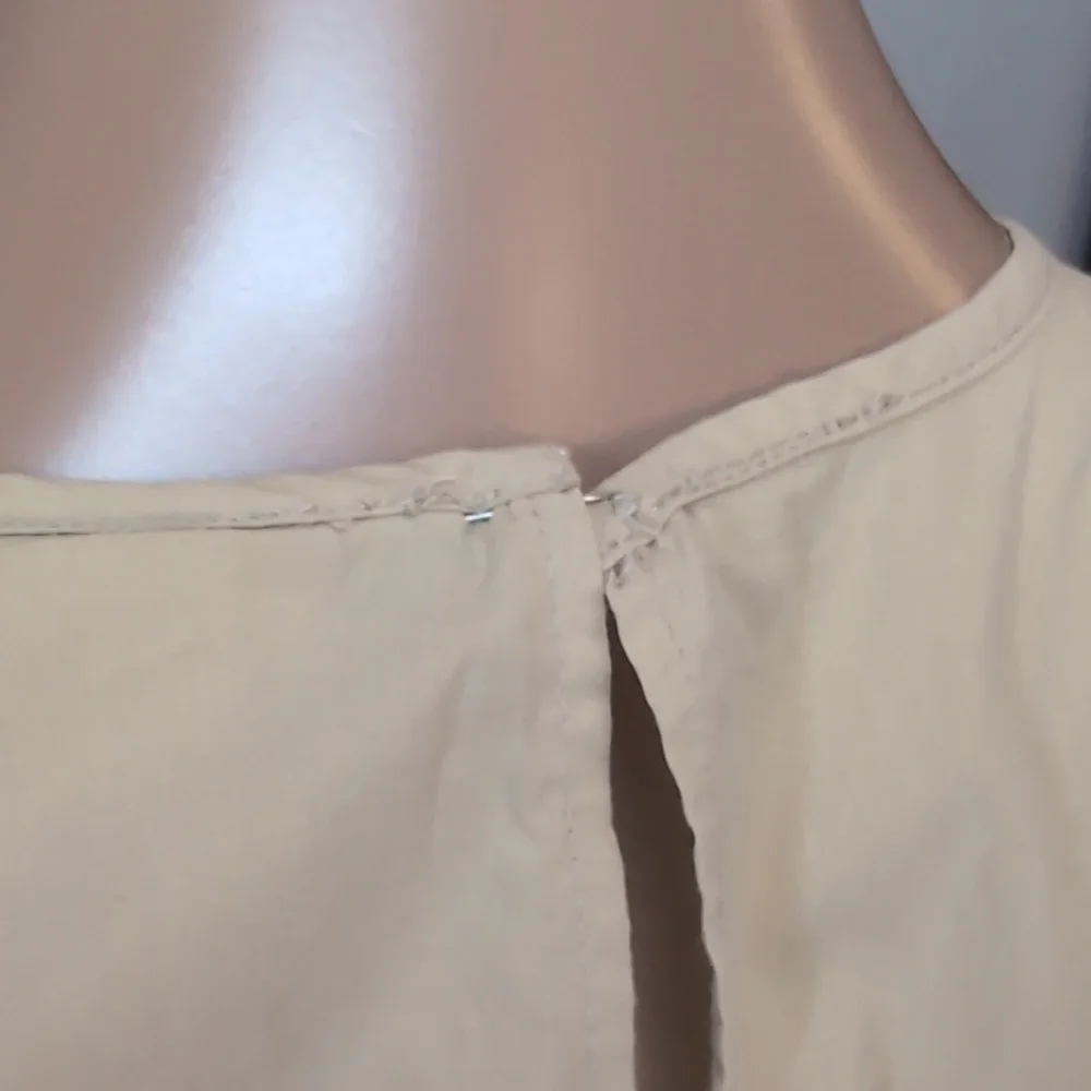 H&M Cream Ruffle Detail Blouse Womens Size Small Long Sleeve Smocked Cuffs - Picture 10 of 15